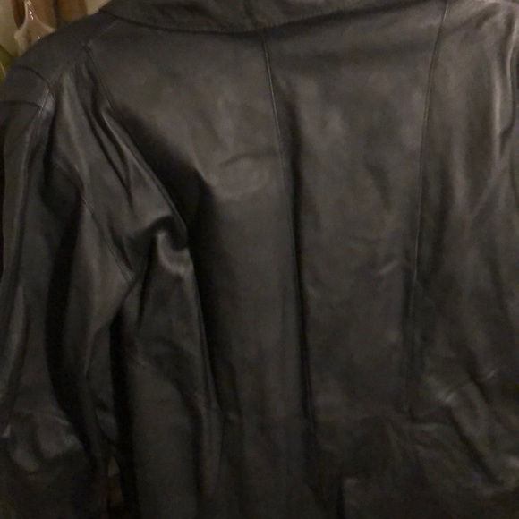 Vintage long leather coat. - Picture 7 of 9